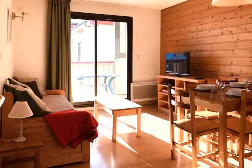 Charmant T3 Avec Vue Montagne Et Parking Privatif Font-Romeu-Odeillo-Via Exterior photo